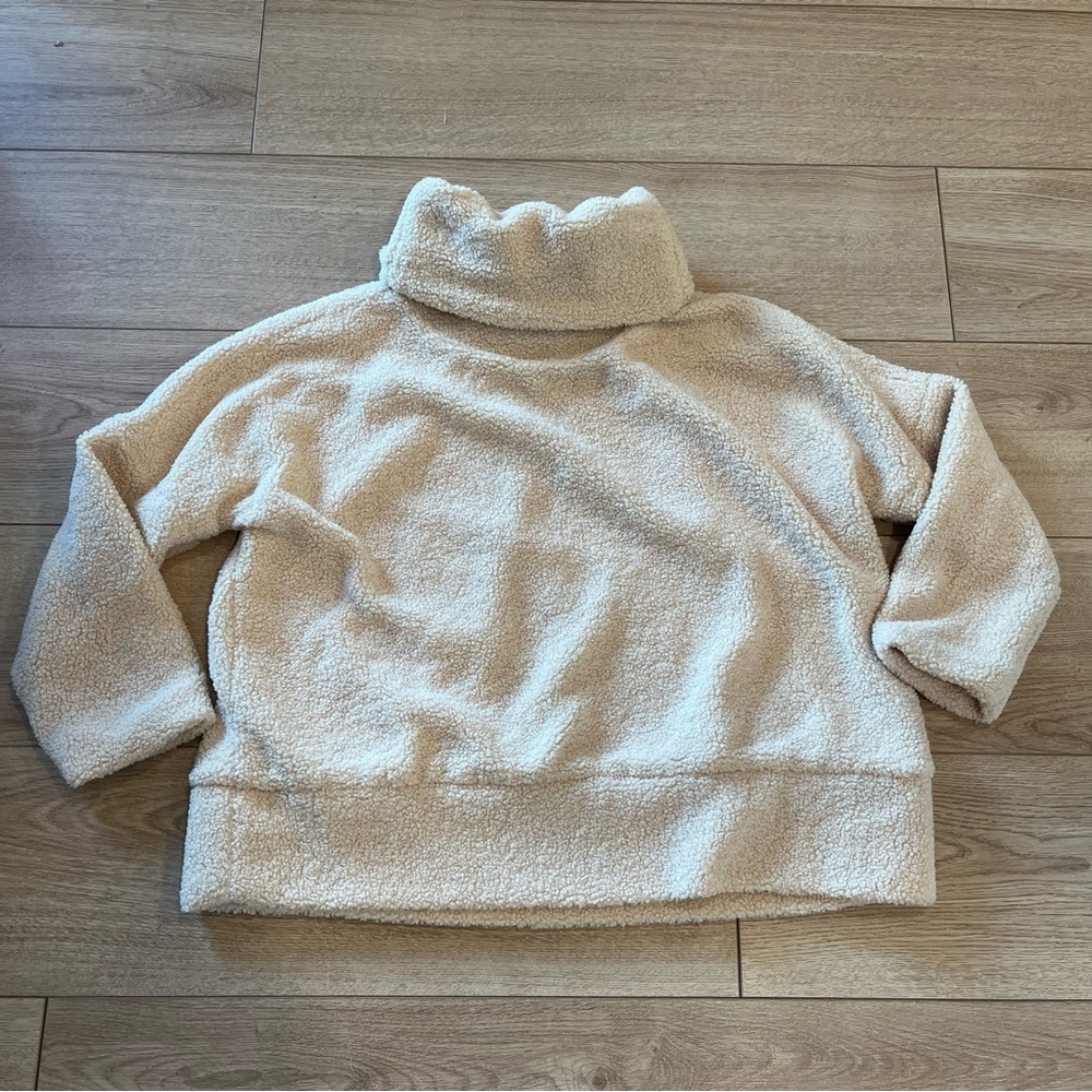 Tuckernuck Rollins Cream Fleece Turtleneck Pullover Sweater Size M - Picture 2 of 6